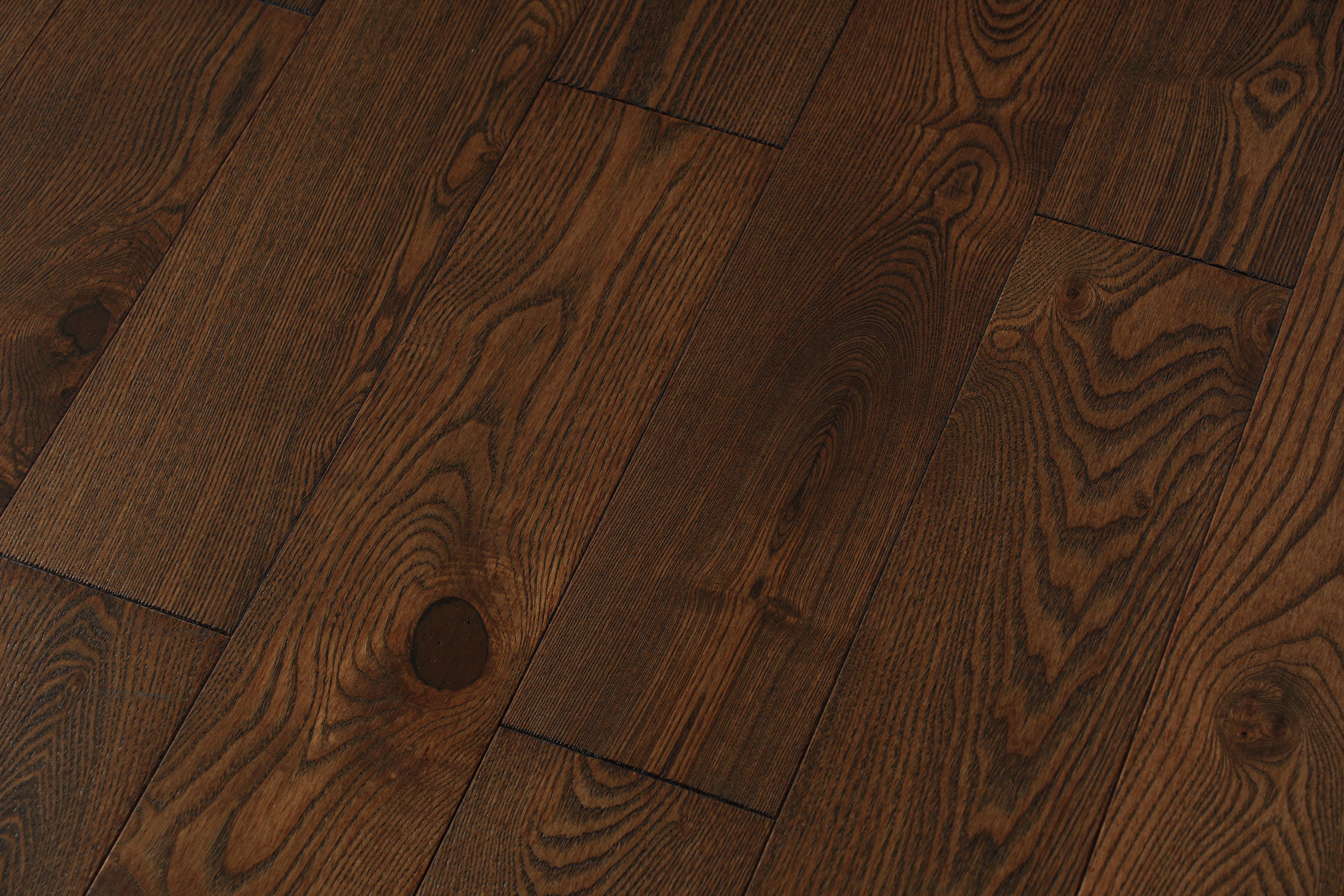 Паркетная доска AmberWood/Амбер Вуд Фьюжен Ясень Шоколад Кантри браш, лак 909х125х14 мм (0,909 м2/упак)